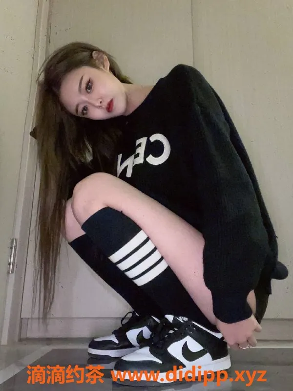 杭州楼凤-拱墅区23岁嫩妹洛儿，价格亲民，服务多样