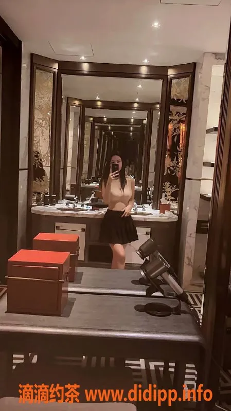 杭州上门服务-滨江区上官欧阳：168cm大胸美妞，性价比高