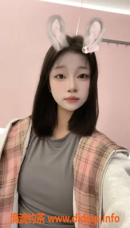 深圳楼凤-深圳龙华沐蓝，18岁C罩杯，160cm超赞体验