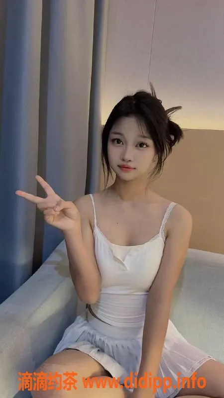 深圳楼凤-深圳龙华沐蓝，18岁C罩杯，160cm超赞体验