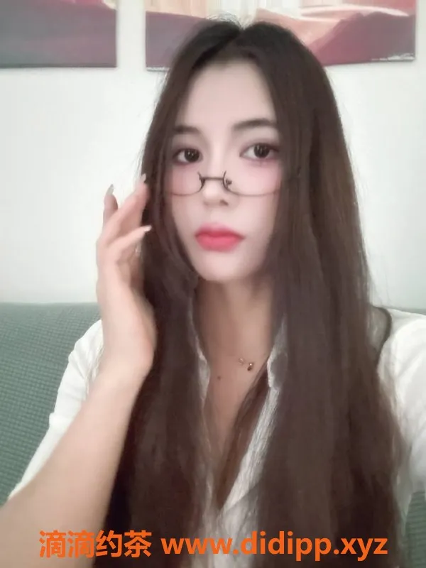 深圳楼凤-南山小妖姬，950元超值服务等你来享受