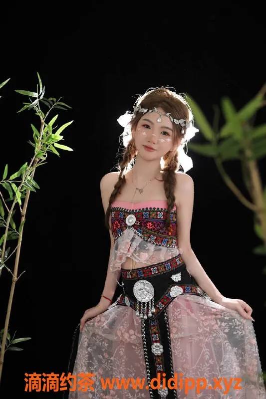 深圳楼凤-龙岗夏小呆，1000元起，丝袜制服服务