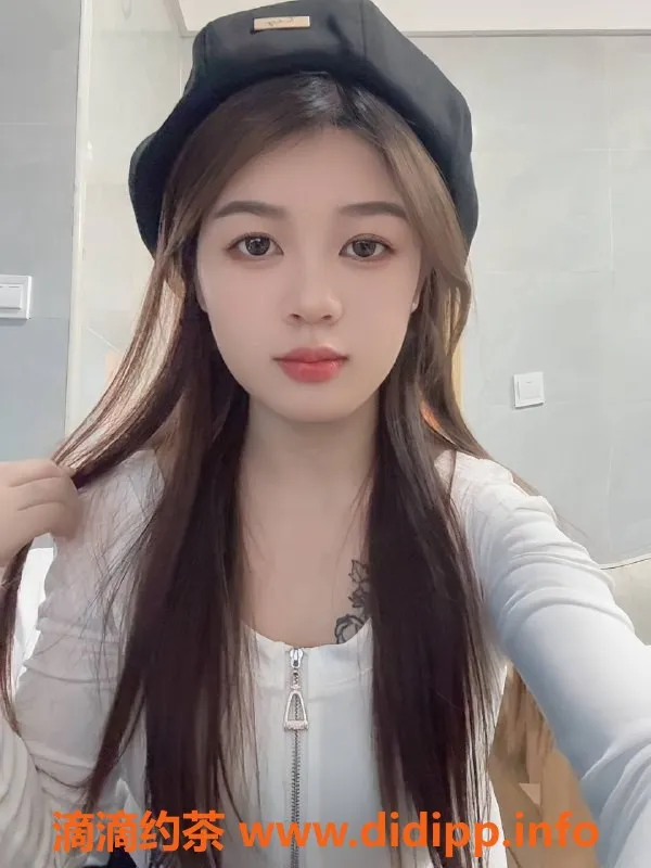 深圳楼凤-宝安小露，陪浴、调情、制服丝袜，1000起