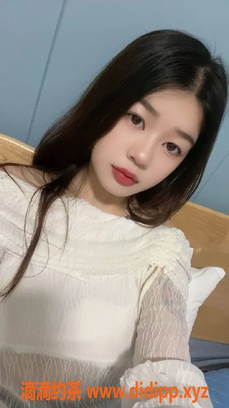 深圳楼凤-宝安小露，陪浴、调情、制服丝袜，1000起