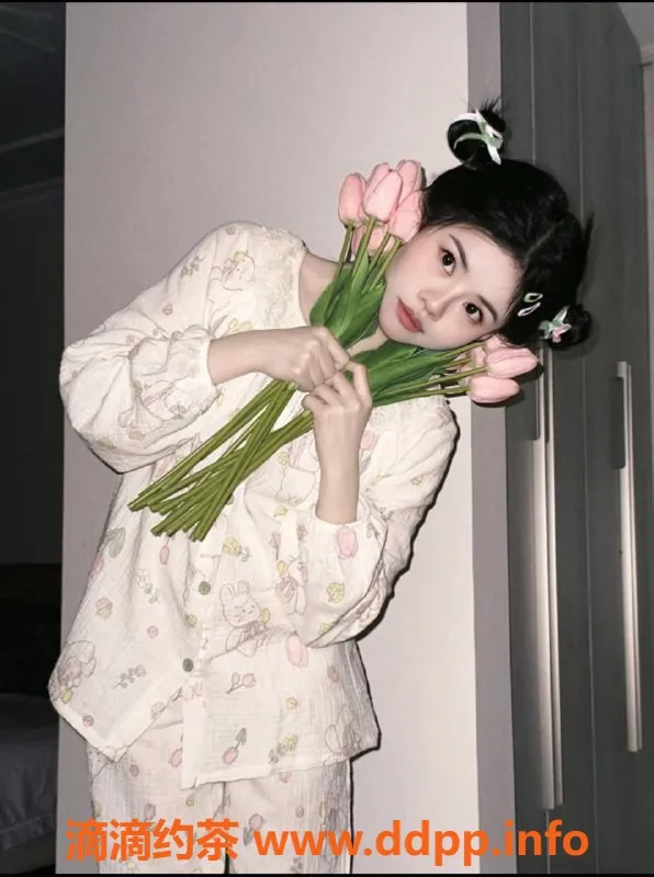 杭州楼凤-拱墅龙七七，26岁160高、45斤，适合的女友体验