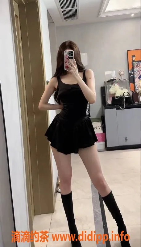 深圳楼凤-南山苏念，900元享舌吻与调情