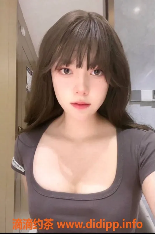 杭州楼凤-拱墅区甜美艺人柚子，168苗条身材，服务超赞