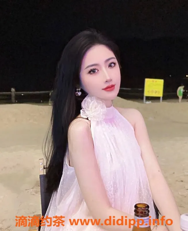 深圳楼凤资源信息,龙岗白冰，口爆服务600元起，性感制服吸引你！