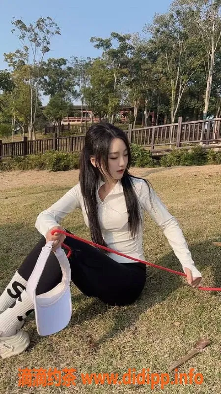 深圳楼凤-龙岗梦文，165身高C罩杯，消费1108P起