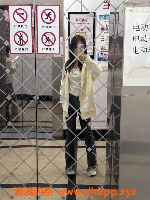 成都楼凤资源信息,成华区嫩妹小茹，155微胖，18岁，口技温柔