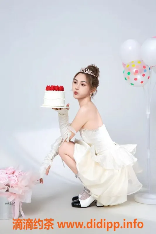 广州楼凤-广州天河小玲，温柔嫩妹，水费800/1500