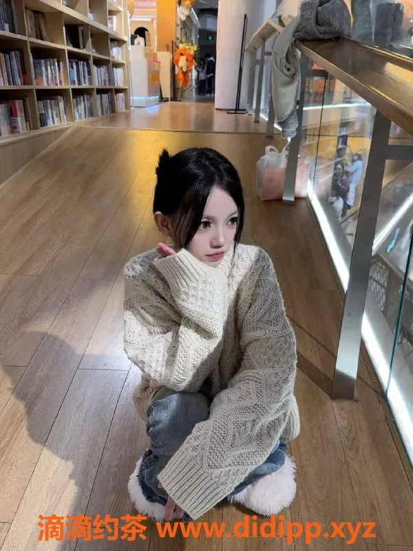 长沙楼凤-天心区18岁心心，身高165，40kg，600p起享女友式服务