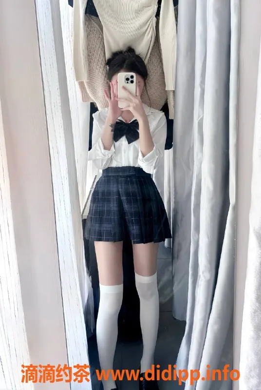 长沙楼凤-天心区18岁心心，身高165，40kg，600p起享女友式服务