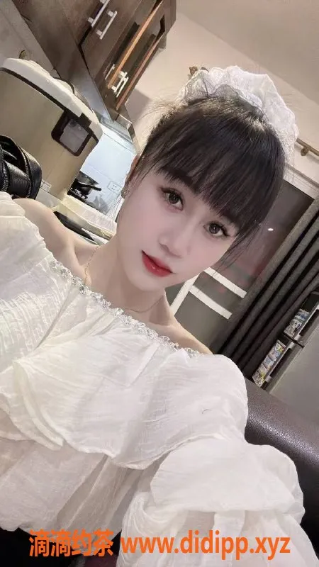 深圳楼凤资源信息,福田小倩，900元起激情服务，深喉舌吻等你来体验！