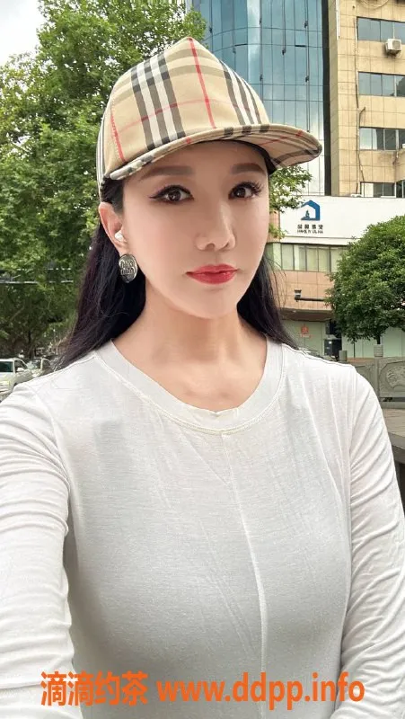 杭州楼凤-拱墅区白雪，175cm大E胸，千元享全套服务