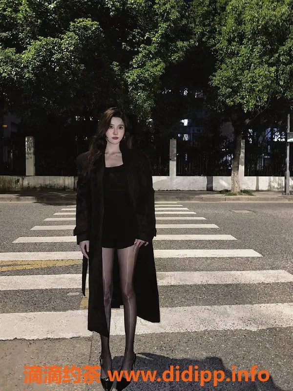 深圳楼凤-南山艾米，1200元舌吻调情服务等你来体验