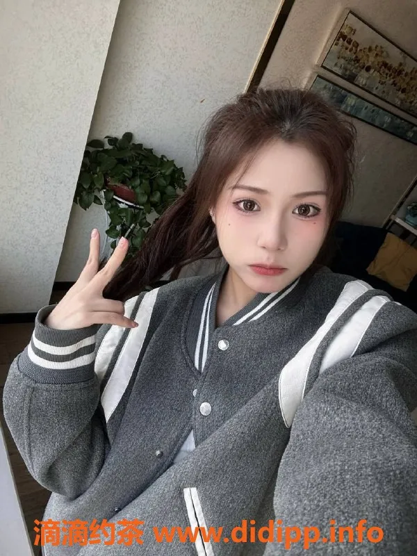 深圳楼凤-龙华小雨，私教1200P，舌吻嫩妹等你来！