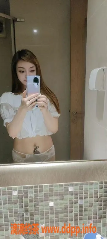 长沙楼凤-开福区小月，29岁，161cm，46kg，极品大胸服务