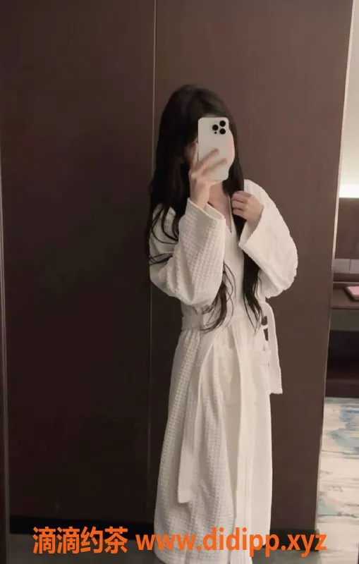 杭州楼凤-拱墅区嫩妹宝儿，18岁，宽松服务，包时4500三小时