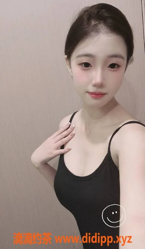 上海楼凤-闵行朵朵，04年嫩妹，制服鸳鸯浴