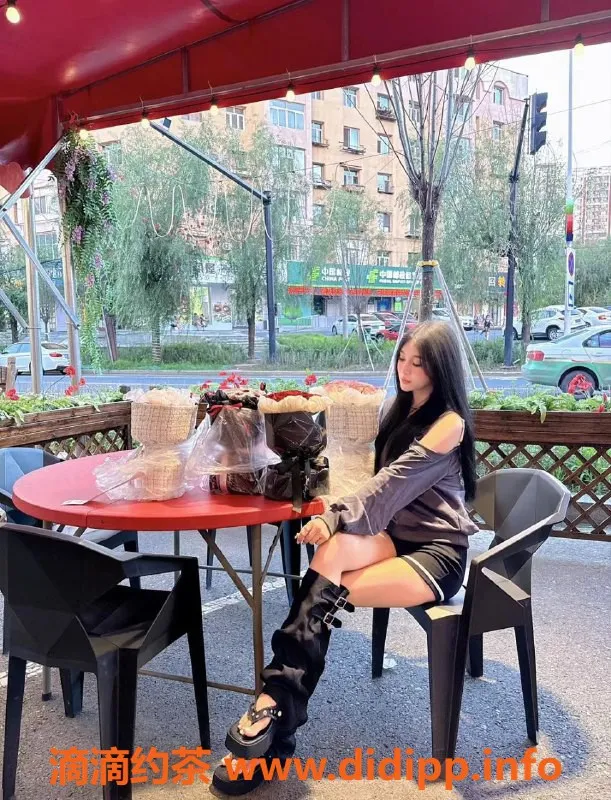 杭州外围-拱墅区天爱，21岁高挑大胸女神，1300元一次