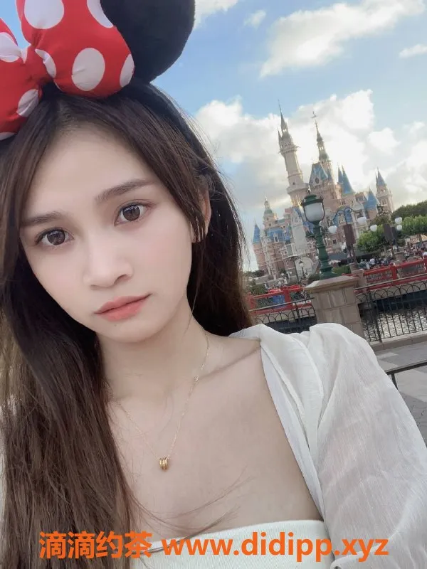 深圳楼凤-宝安小佳佳，700元体验深喉服务