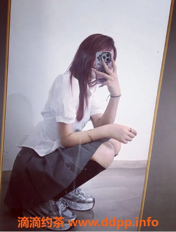 杭州上门服务-小雅邻家妹妹165身高85斤，甜美制服伴浴服务