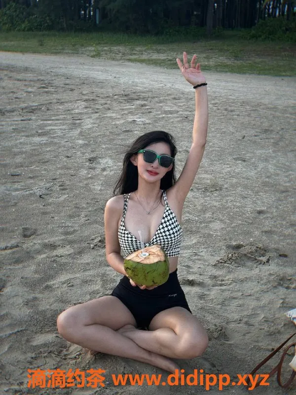 深圳楼凤-福田苒苒，千元以上魅惑服务等你体验！