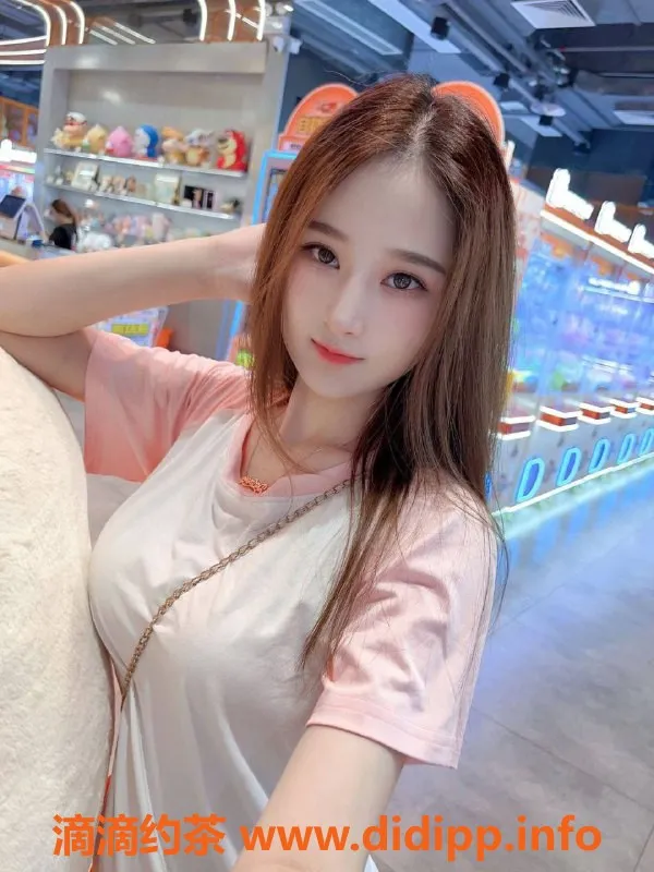 深圳楼凤-龙华飞飞，800元超值服务体验