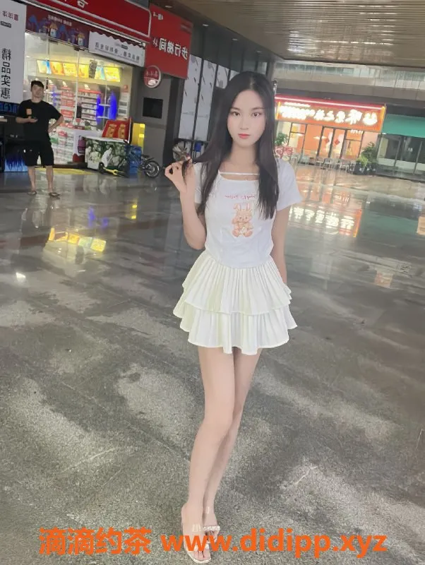 广州楼凤-佛山南海嫩妹珊瑚，水费450p，尽享温柔服务