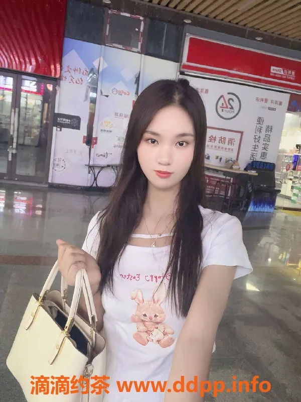 广州楼凤-佛山南海嫩妹珊瑚，水费450p，尽享温柔服务