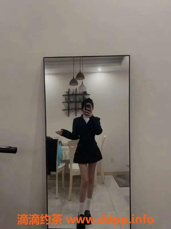 重庆楼凤-新老师cici，开课价7，工兵价3，今晚开抽400分