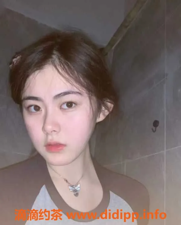 广州楼凤-海珠刚下海新人兼职大婆妹，25岁165cm，500元体验