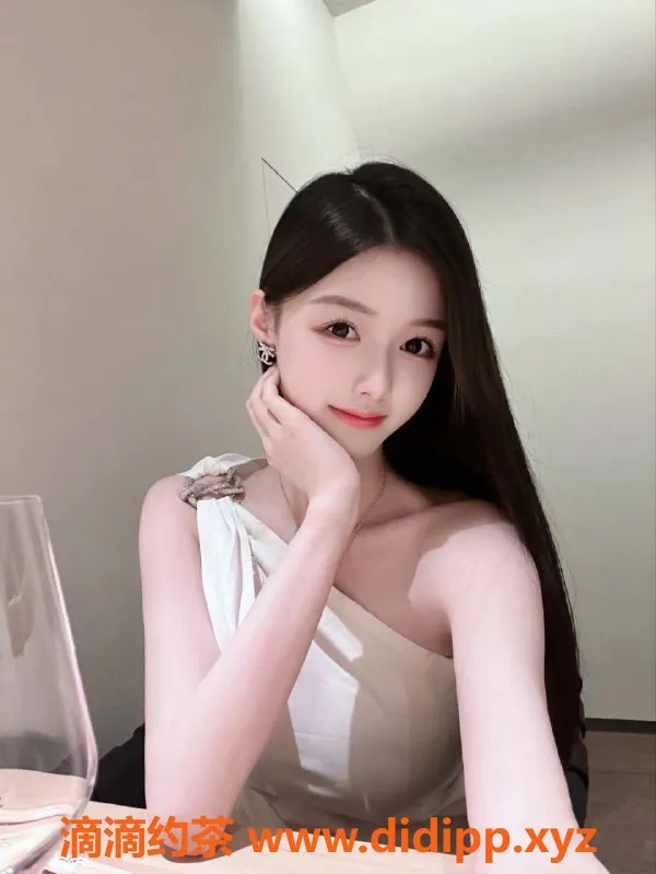 东莞楼凤-南城瑜嘉老师：高挑丰满，服务一流