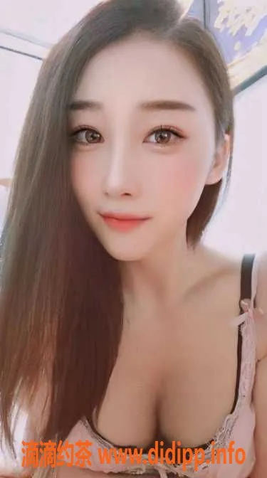 广州楼凤-广州天河小雪，26岁性感风骚，超值体验只需500元