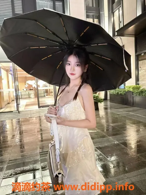 深圳楼凤-福田悠悠 1000元起 舌吻、口爆、鸳鸯浴服务