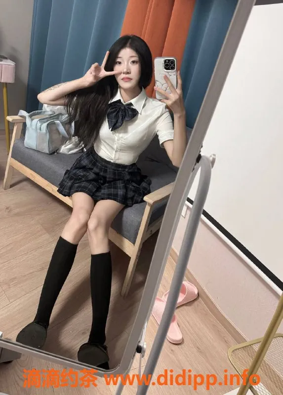 杭州上门服务-拱墅区嫩妹小小，白皙皮肤，专享69互舔服务