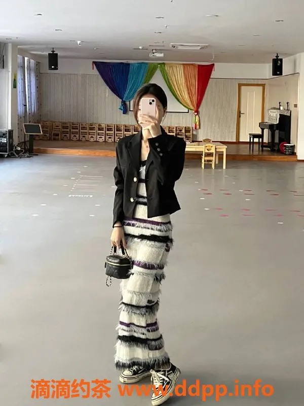 杭州楼凤资源信息,西湖区幼师小小，身材高挑，服务优质1300p