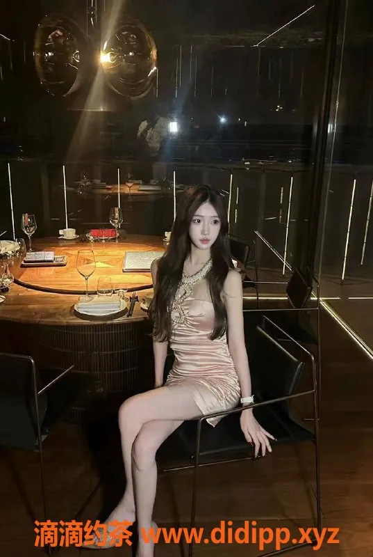 杭州上门服务-欢欢：172高挑雪白肌肤，初恋般温柔体验