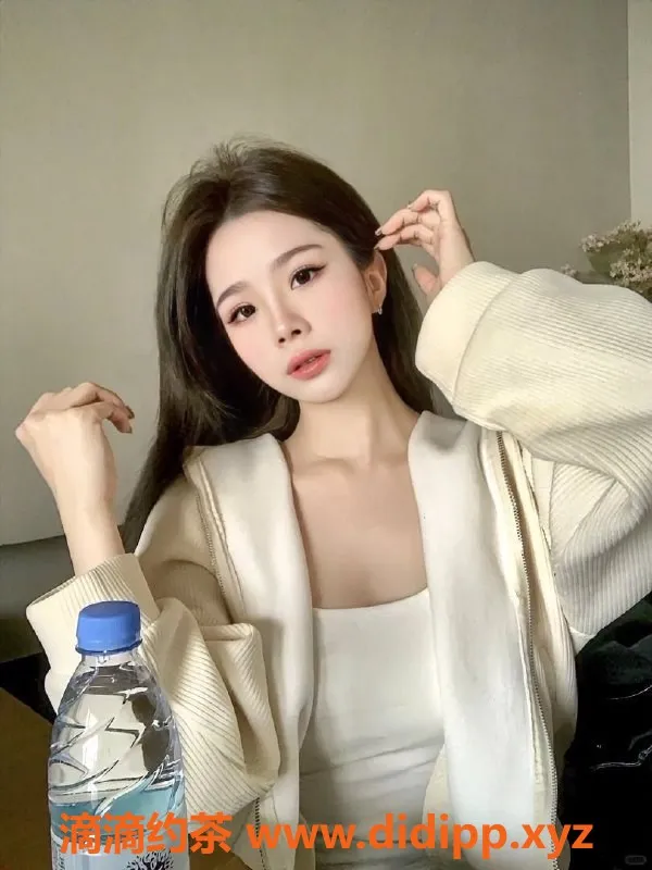 深圳楼凤资源信息,龙华可乐老师，性感御姐，1100元起服务！