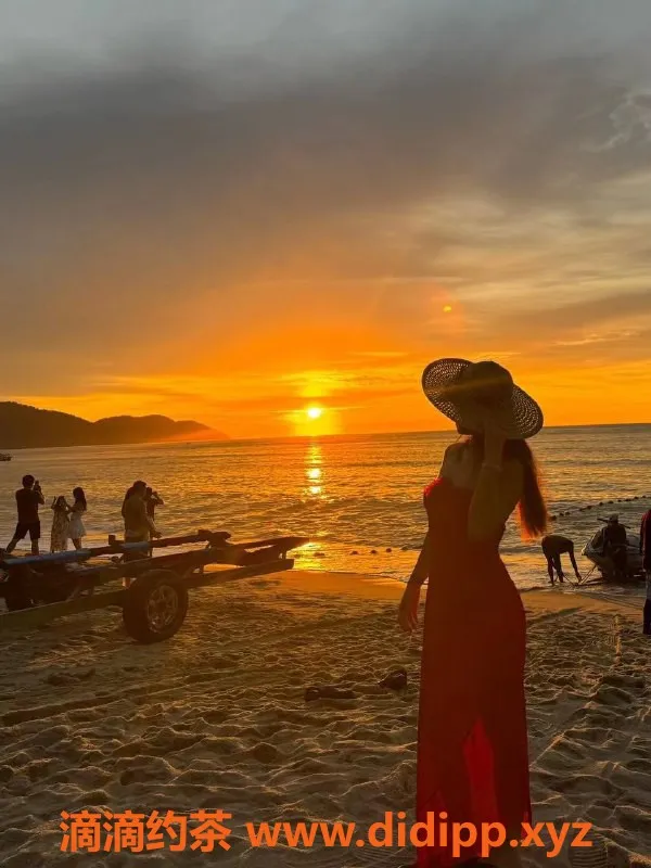 杭州楼凤-西湖区嫩妹条条，身高164，体重98，千元服务超值！