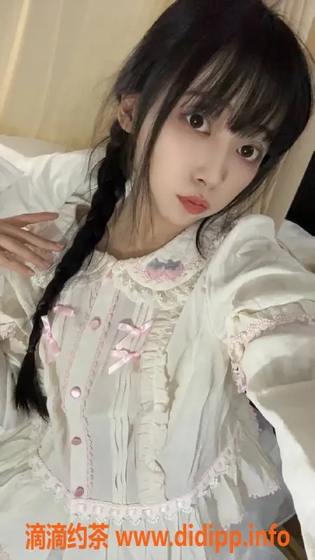 广州楼凤-天河嫩妹美芙，1000元等你来约！