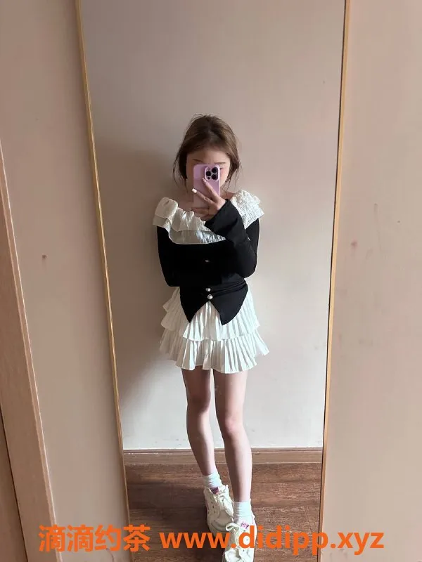 成都上门服务-成都嫩妹莉莉，18岁152cm，500元超值服务