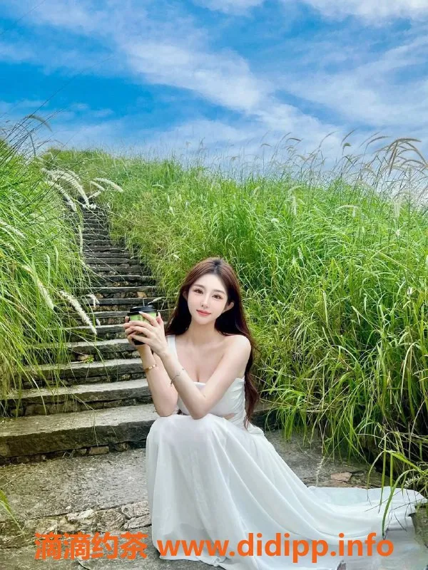 深圳楼凤-福田宣萱，1600元亲密服务，特别喜欢六九和吻