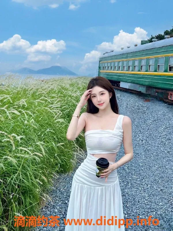 深圳楼凤-福田宣萱，1600元亲密服务，特别喜欢六九和吻