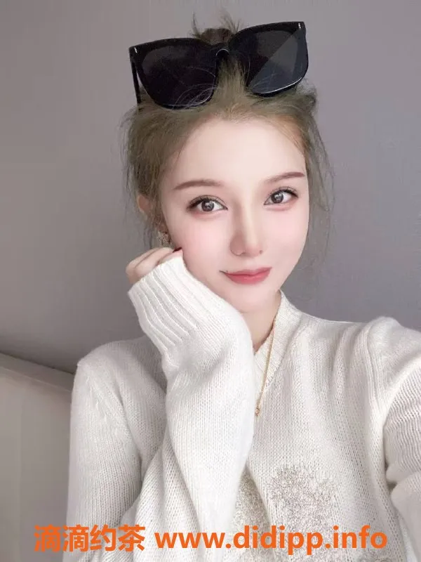 深圳楼凤-龙华琪琪，1200元共浴Kiss服务，值得一试！