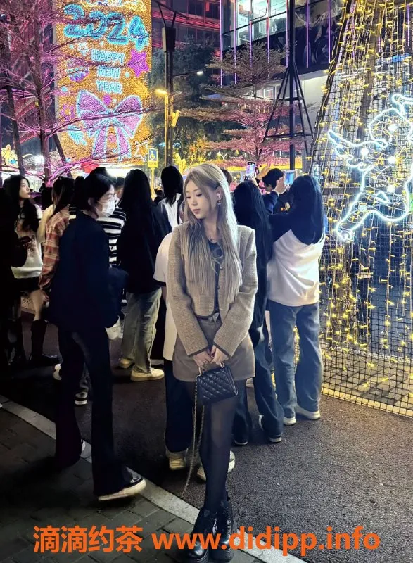 深圳楼凤-福田小北，舌吻共浴，超值体验！