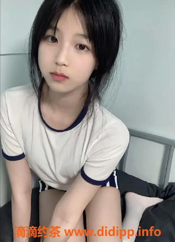 深圳楼凤-罗湖小嫣，1499元舌吻/六九服务