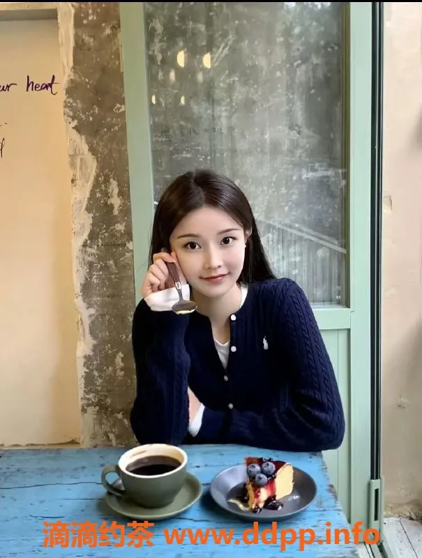 深圳楼凤资源信息,南山雨馨，800元深喉胸推服务，值得一试！