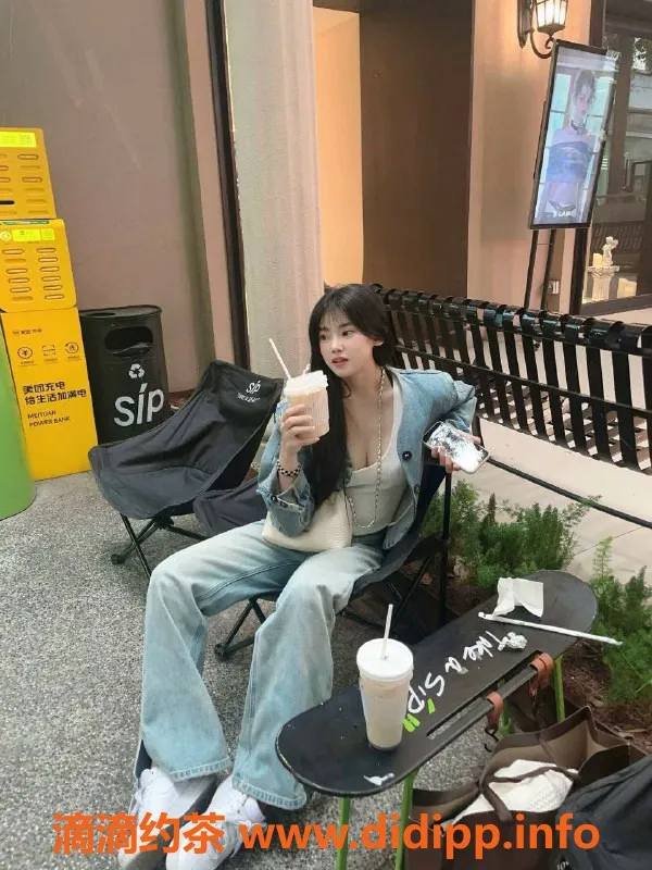 杭州楼凤-拱墅区乐儿：身材S型，800元服务体验